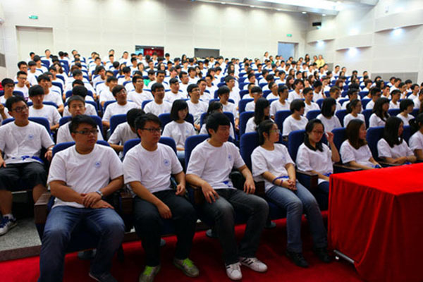 北航创管院2012级开学典礼-新生观后感