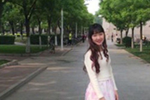 15届商务管理杨懿