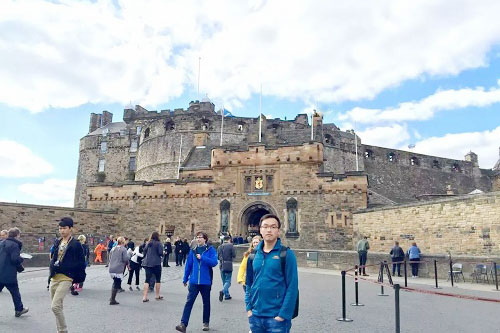 罗同学在英国爱丁堡 罗同学在英国爱丁堡