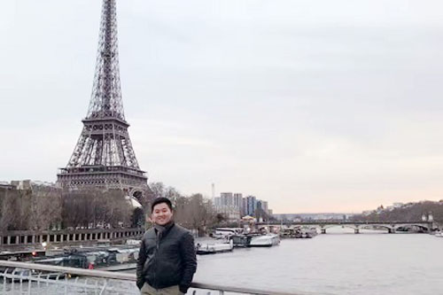 董同学在法国旅游 董同学在法国旅游