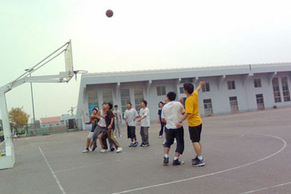 2008级校际联合培养班学生开展健身活动